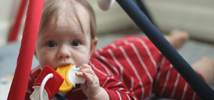 Babies and toys - The right playthings for your child as they grow older