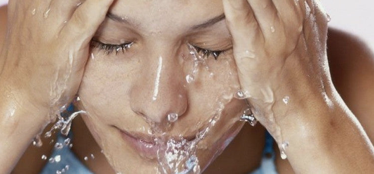 5 Ways Neem Can Impart A Healthy Glow To Your Skin