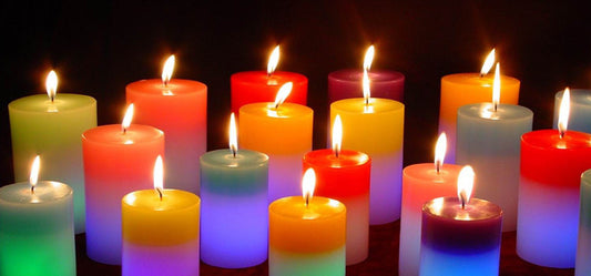 How decorative candles help in accenting the room
