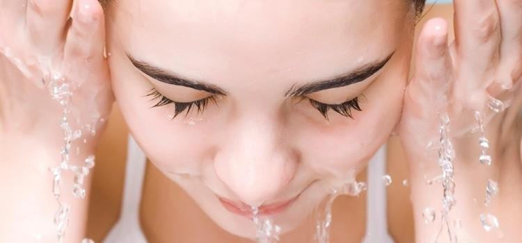 Say Bye to Oily Skin With These Face Washes