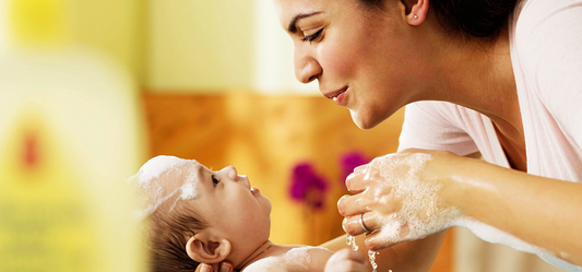 How To Ease Your Baby To A Bath