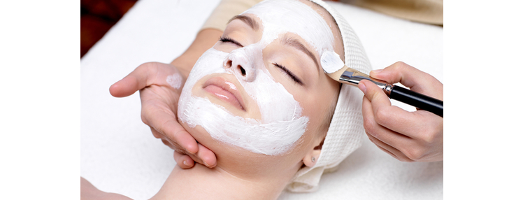Home remedies and natural products for a glowing face